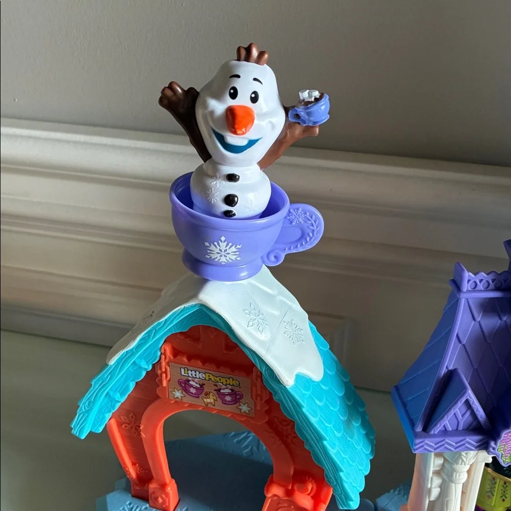 Little People Disney Frozen Snowflake Village Playset Fisher Price - Picture 4 of 11